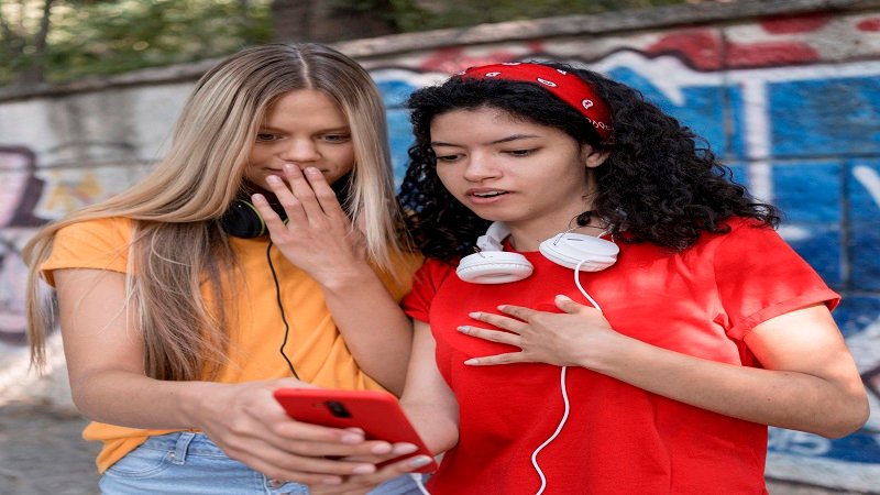 Fauxmoi Reddit: The Toxic Side of Celebrity Gossip